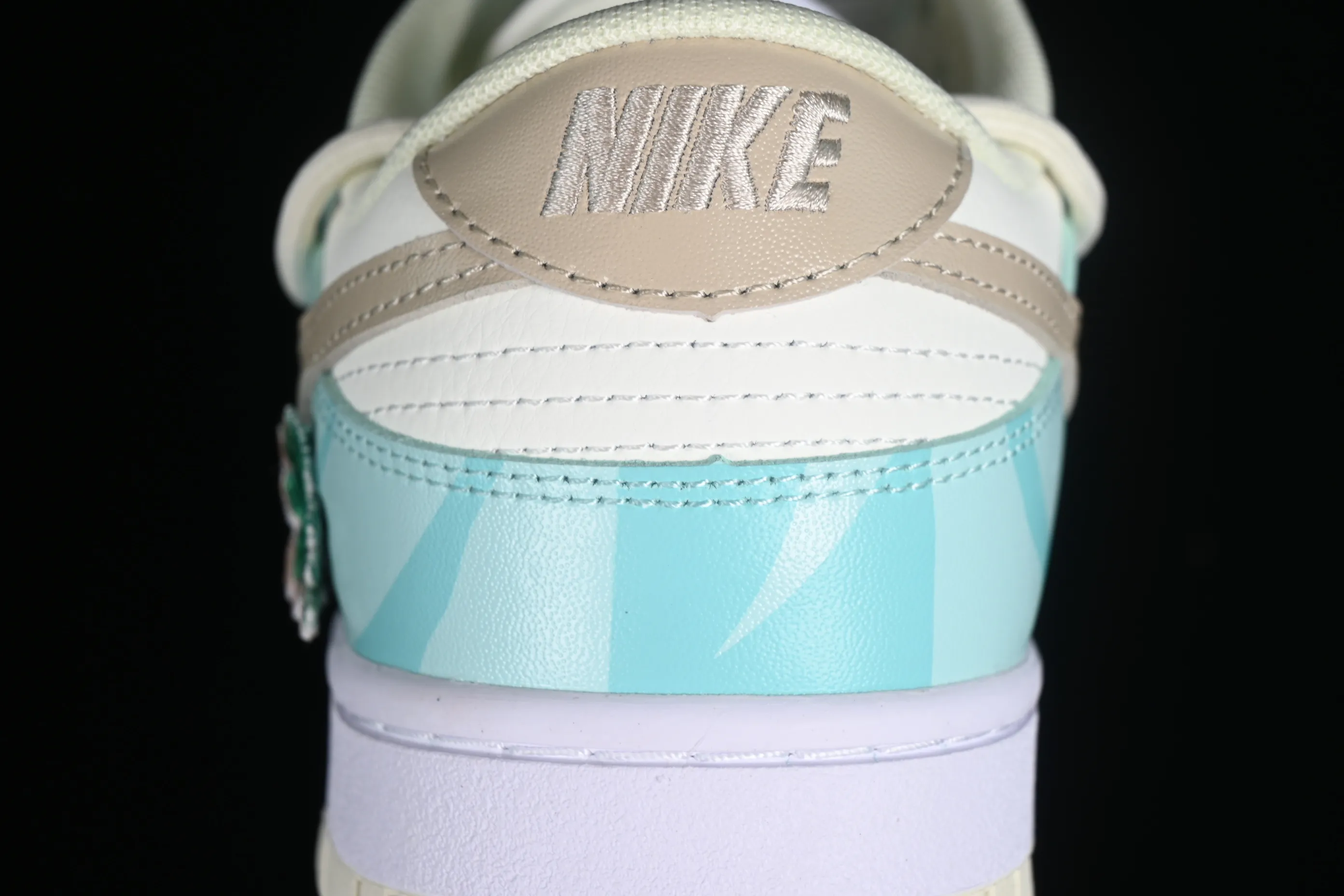 All categories Nk SB Dunk series Nk SB Dunk Low low-top sneakers Nk Dunk Low Retro Panda Prank Tiffany Green Four-leaf clover SB strap low-top casual sneakers DJ6188-100